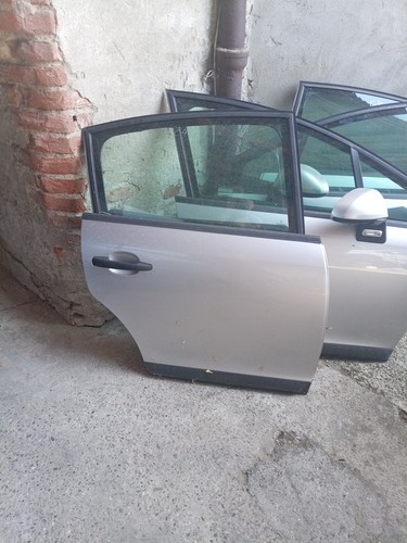 Porta posteriore destra
